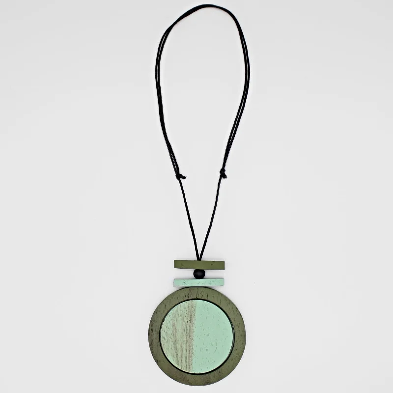 Huge Discounts, Unbeatable Offers Emerald Ring Mint Harley Pendant Necklace