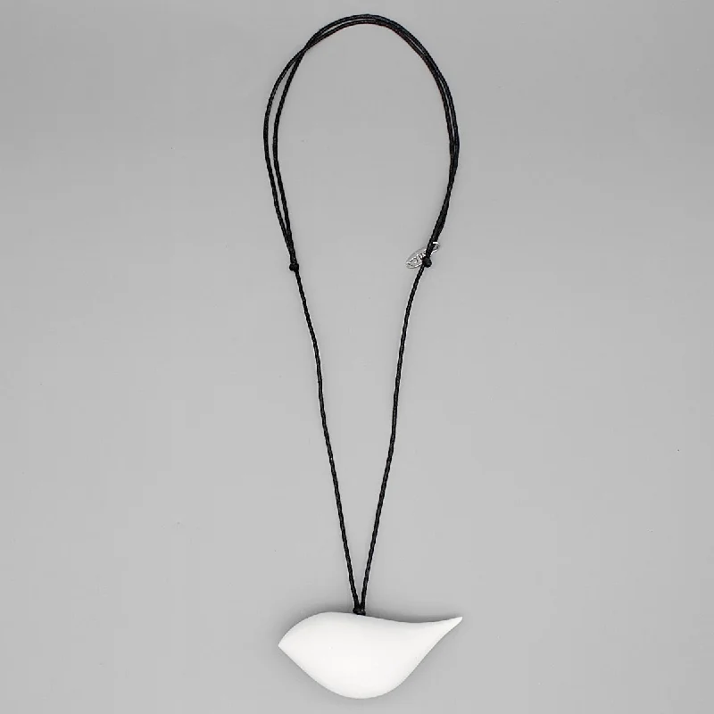 Be the First to Rock the Latest Trends Zirconia Ring White Robin Pendant Necklace