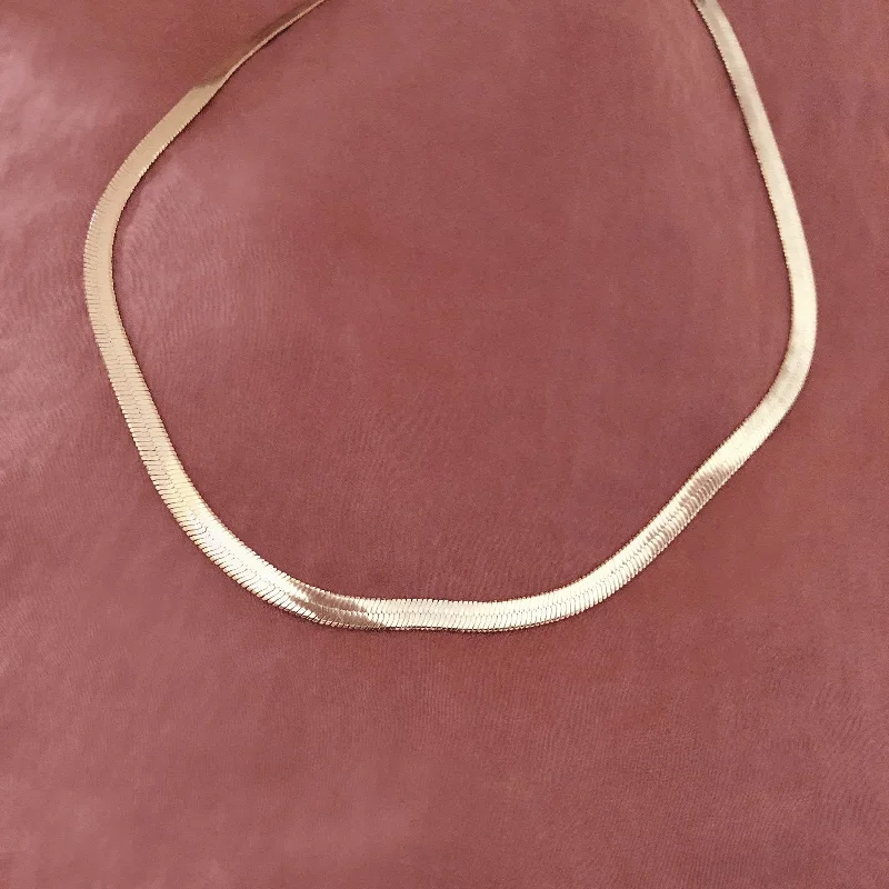 Limited - Time Offer Fashion Ring Helena - Flat Chain Necklace