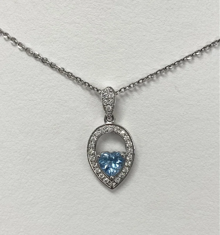 Flash Sale, Grab the Deals Fast Handmade Chain 14kt White Gold Heart Shaped Aquamarine and Diamond Pendant Flash Sale, Grab the Deals Fast Handmade Chain 14kt White Gold Heart Shaped Aquamarine and Diamond Pendant