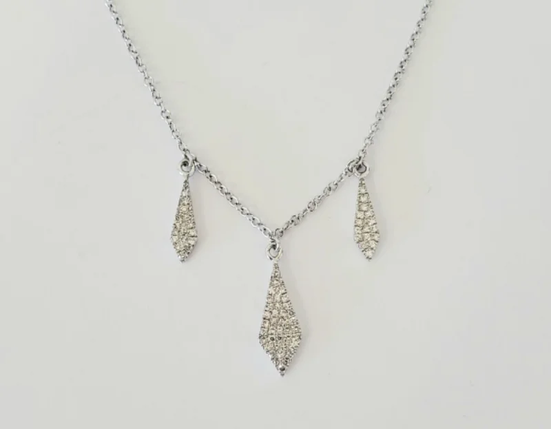 Unbeatable Savings Await Statement Necklace 14kt White Gold Necklace With Diamond Drops Unbeatable Savings Await Statement Necklace 14kt White Gold Necklace With Diamond Drops