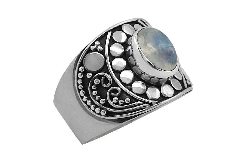 Exclusive Members - Only Sale Solitaire Ring Silver Moonstone Evelyn Ring
