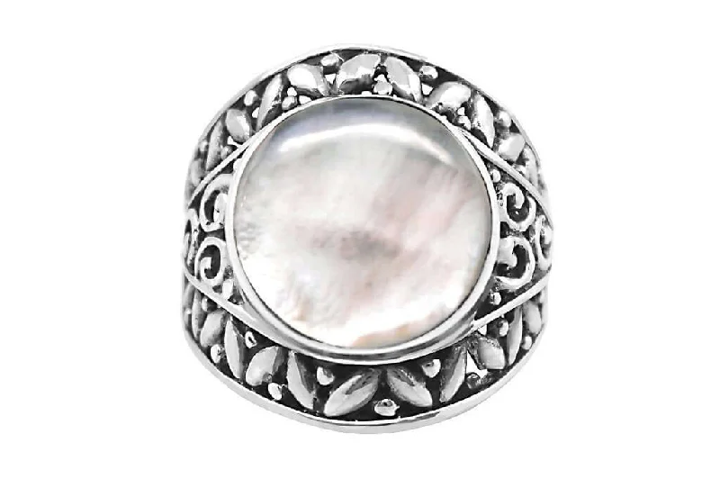 Black Friday - Style Deals All Week Long Dainty Necklace Silver Mother of Pearl Gypsy Ring Black Friday - Style Deals All Week Long Dainty Necklace Silver Mother of Pearl Gypsy Ring