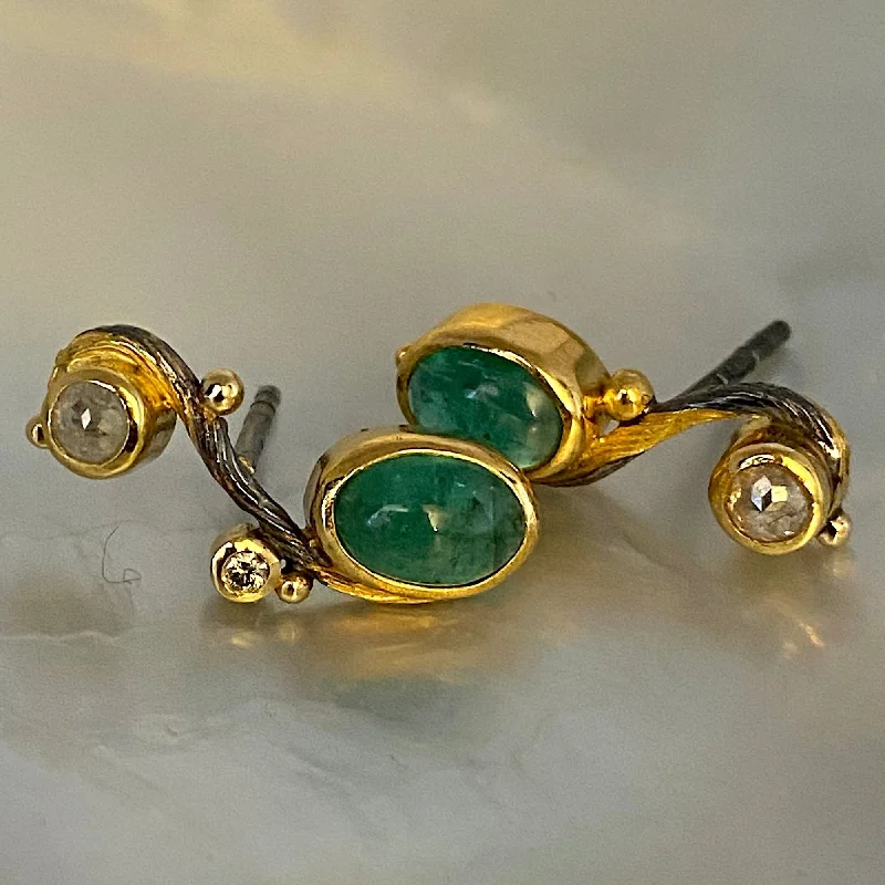 Limited - Time Offer Seafire 18K & 22K Gold Earring w. Emerald & Diamonds