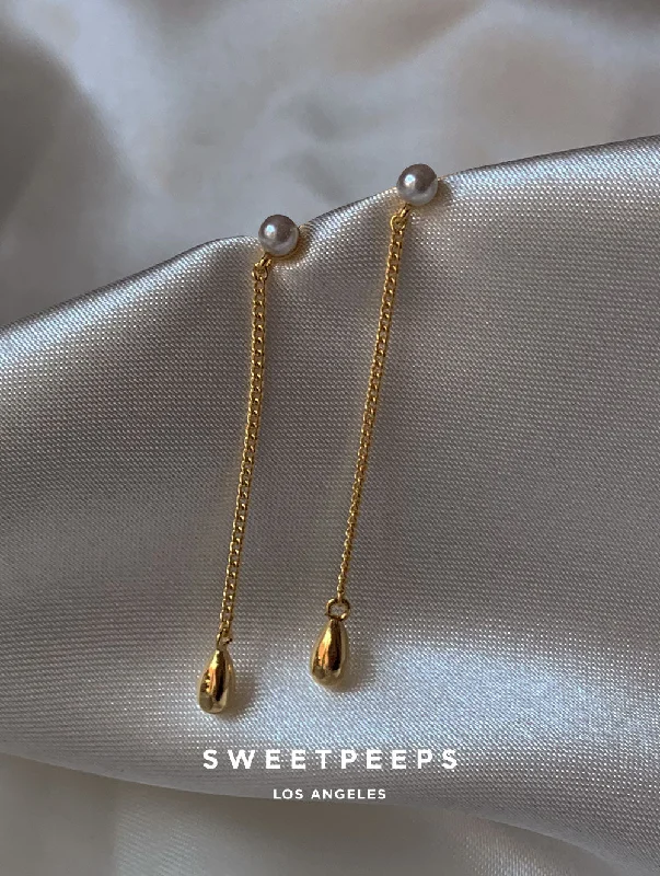 Don't Miss Your Chance Wedding Bracelet Cecilia Pearl Drop Studs