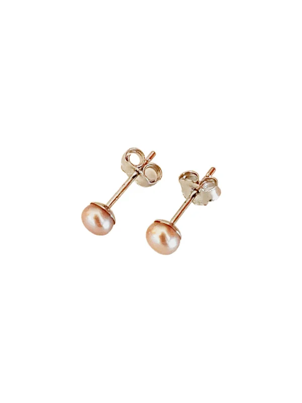 Season - End Clearance Onyx Bracelet Pink Freshwater Pearl Posts