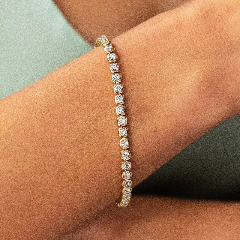 Huge Discounts, Unbeatable Offers Birthstone Jewelry Bezel-Set Diamond Bracelet