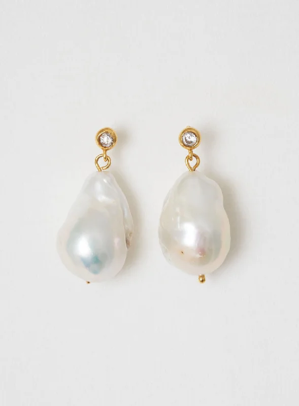 Massive Clearance Sale Statement Necklace Giant pearl 14K Gold Plated Earrings w. Zirconia & Pearl Massive Clearance Sale Statement Necklace Giant pearl 14K Gold Plated Earrings w. Zirconia & Pearl