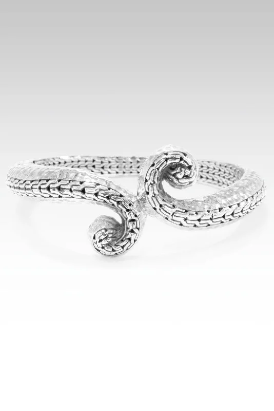 Season - End Clearance Pearl Necklace Brighter Days Bangle™ in Chainlink