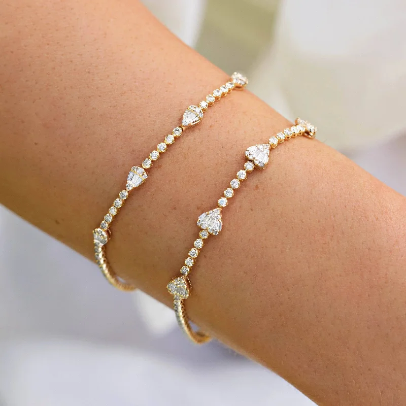 Exclusive Offers for Our Valued Customers Fashion Ring Station Shape Baguette Diamond Bracelet