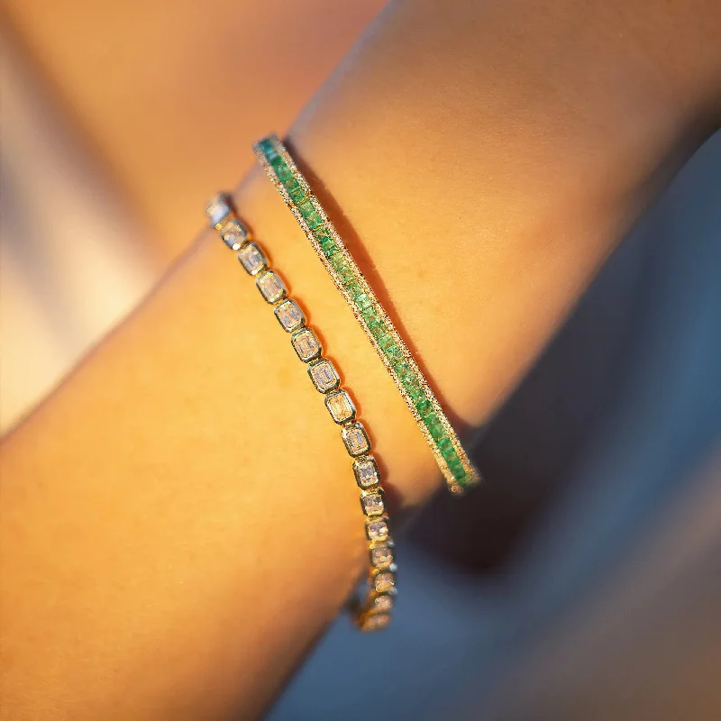 Big Savings, Big Smiles Chic Necklace Emerald and Diamond Frame Bracelet