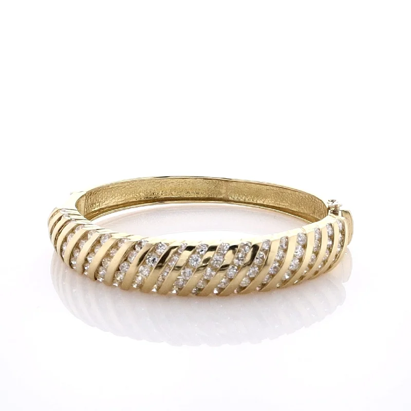 New Arrivals Stylish Bracelet Estate 18K Yellow Gold Channel Set Diamond Hinged Bangle Bracelet New Arrivals Stylish Bracelet Estate 18K Yellow Gold Channel Set Diamond Hinged Bangle Bracelet