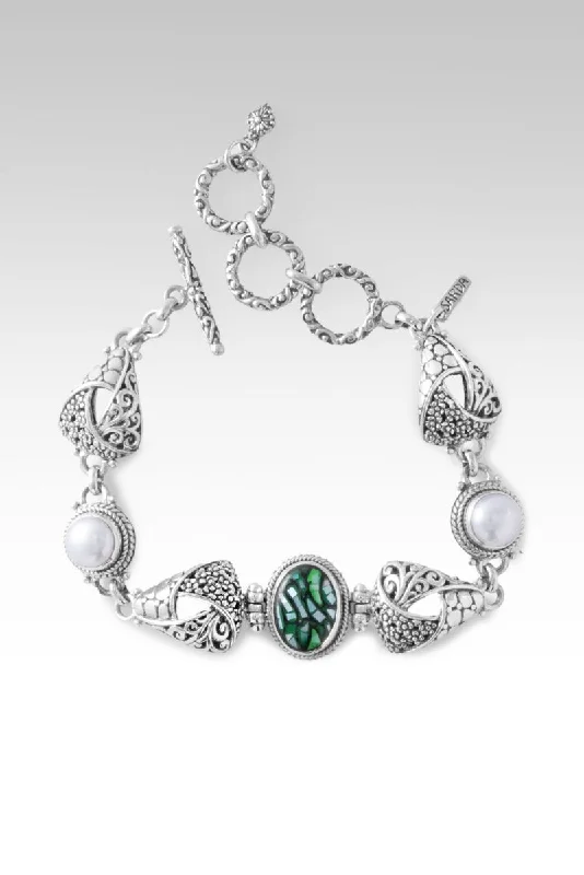 Big Savings, Big Smiles Trendy Jewelry Everlasting Presence Bracelet™ in Green Leaf Mother of Pearl Mosaic Big Savings, Big Smiles Trendy Jewelry Everlasting Presence Bracelet™ in Green Leaf Mother of Pearl Mosaic
