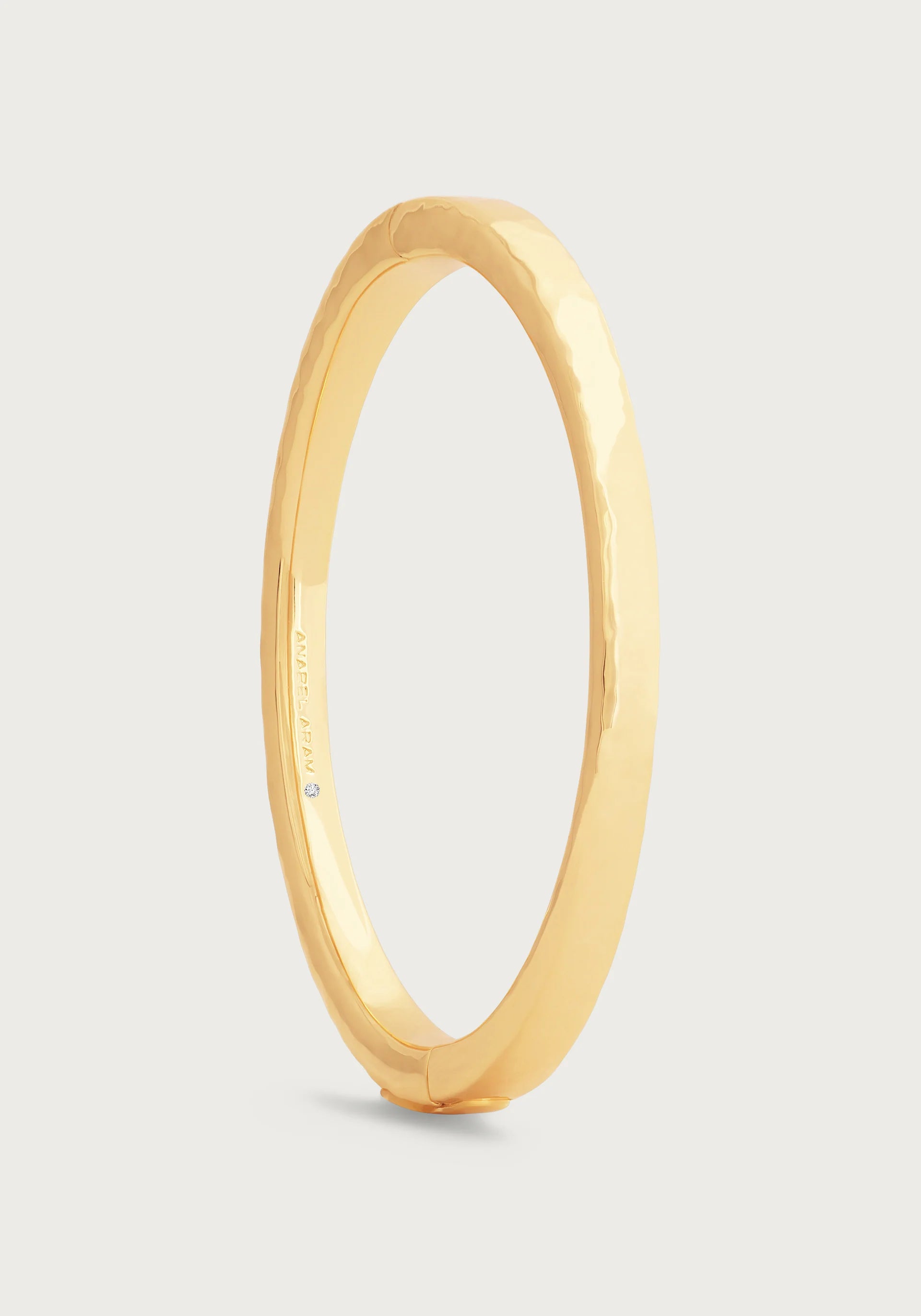 Season - End Clearance Elegant Jewelry Farrier Medium Hinged Bangle, Gold