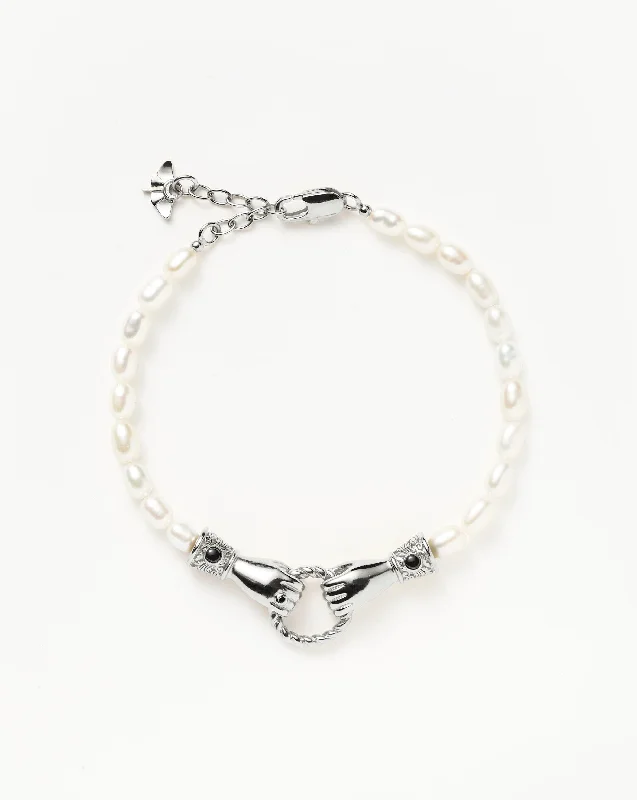 Unbeatable Savings Await Dangle Earrings Harris Reed In Good Hands Pearl Bracelet | Silver Plated/Pearl Unbeatable Savings Await Dangle Earrings Harris Reed In Good Hands Pearl Bracelet | Silver Plated/Pearl