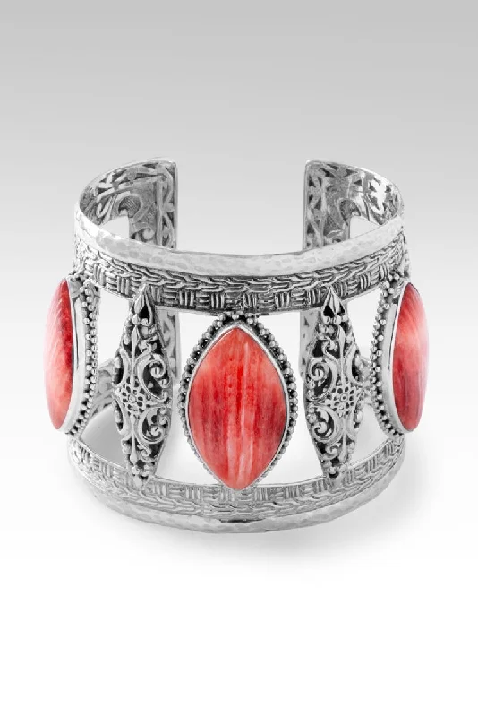 Flash Sale Vintage Jewelry Lavish Beauty Cuff™ in Red Spiny Oyster