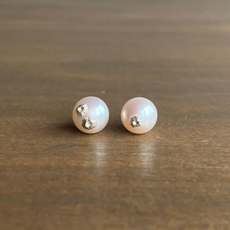Exclusive Offers for Our Valued Customers Pearl Necklace Little Pearl Studs with Silver Barnacles Exclusive Offers for Our Valued Customers Pearl Necklace Little Pearl Studs with Silver Barnacles