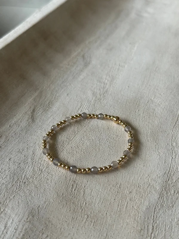 Don't Miss Your Chance Classic Stud Earrings North Sea Bracelet