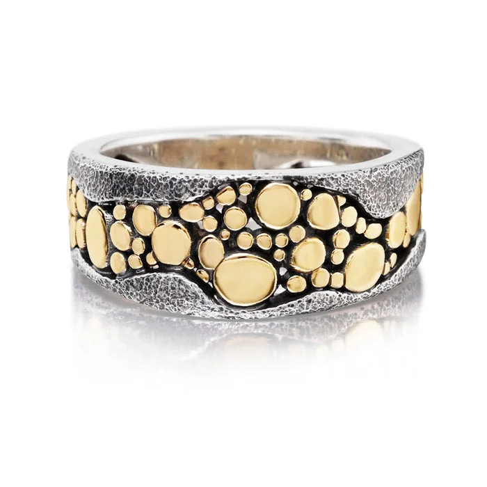 Season - End Clearance Unique Pendant River Pebbles Ring in Silver and Gold
