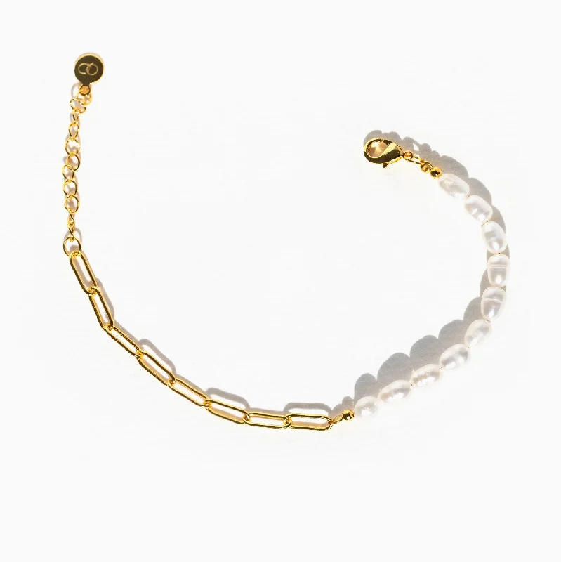 Shop Comfortably at Home Solitaire Ring Saltwater Bracelet