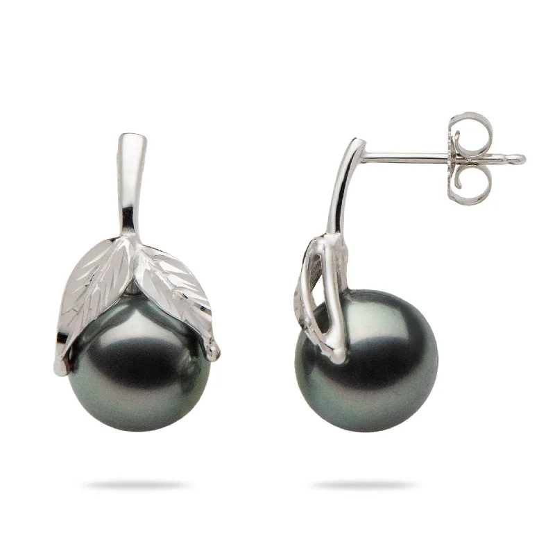 Massive Clearance Sale Chic Necklace Maile Tahitian Black Pearl Earrings in White Gold - 9-10mm Massive Clearance Sale Chic Necklace Maile Tahitian Black Pearl Earrings in White Gold - 9-10mm