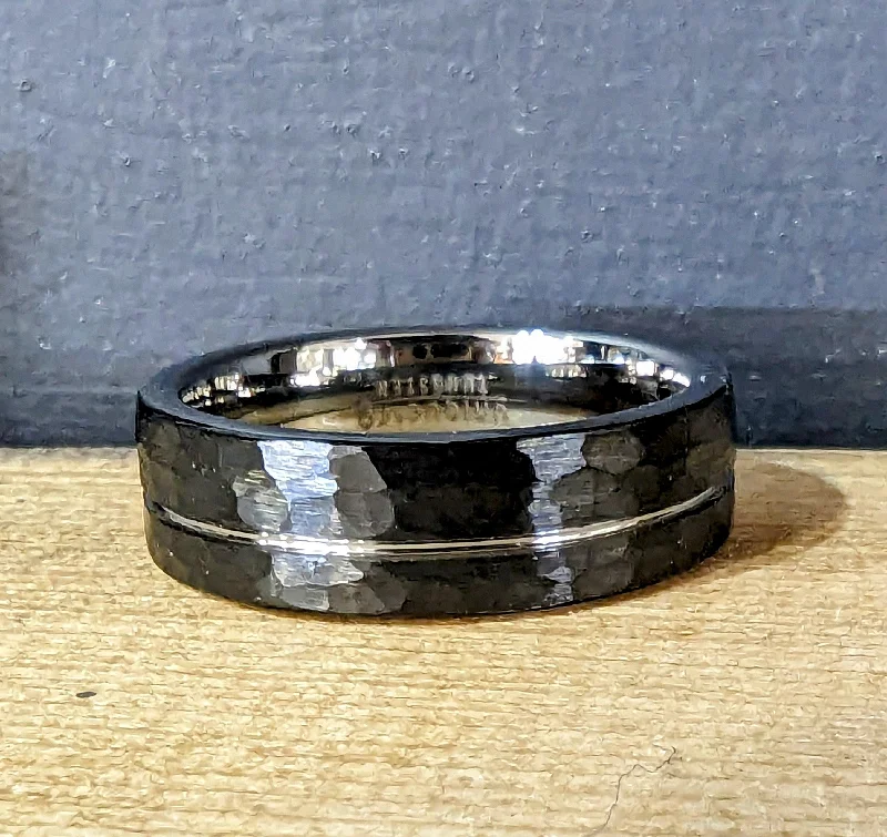 Clearance Sale Designer Necklace Unique & Co 7mm Hammered Black Tungsten Ring