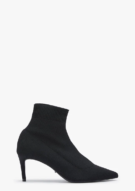 Comfortable Hiking Shoes Gwen Black Sock Knit
